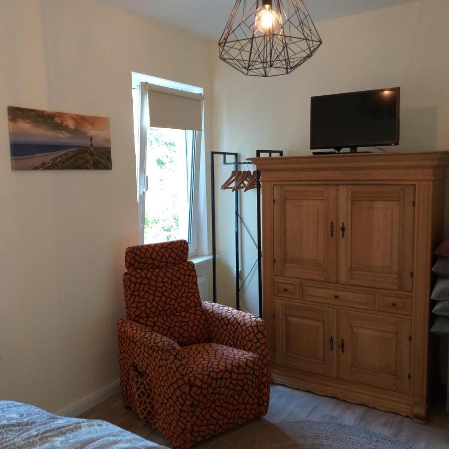 Friesenauster - Grosse Ferienwohnung Fuer Bis Zu 6 Personen Jever Exterior photo